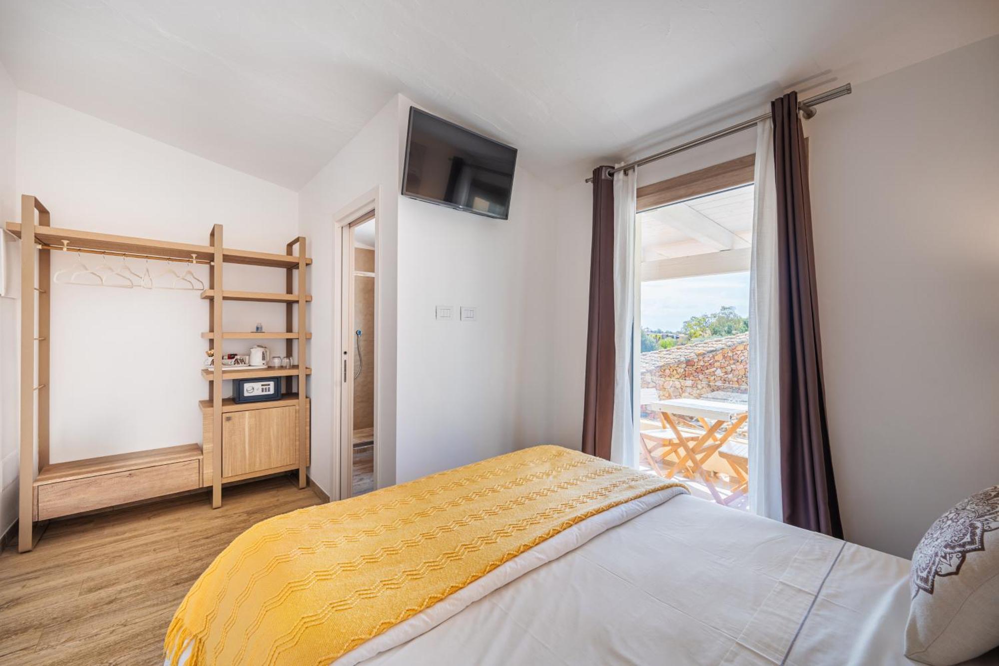 Suimi'S Hotel Villasimius Bagian luar foto